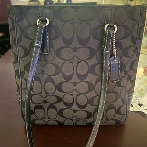 Authentic vintage jacquard Coach bag - used